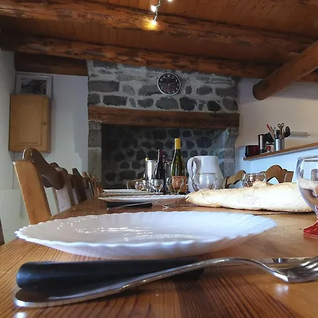 Casa di campagna Familial Avec Cour, Ping-pong, Proche Lyon Et Clermont-ferrand - Fr-1-582-330 Mezeres