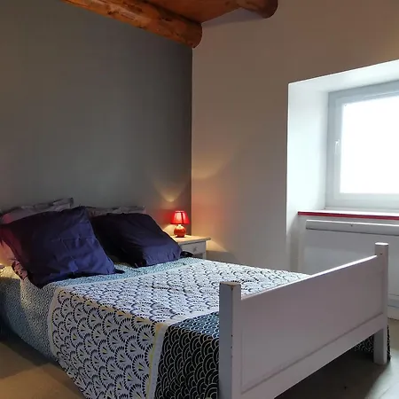 Familial Avec Cour, Ping-pong, Proche Lyon Et Clermont-ferrand - Fr-1-582-330 Vakantiehuis *