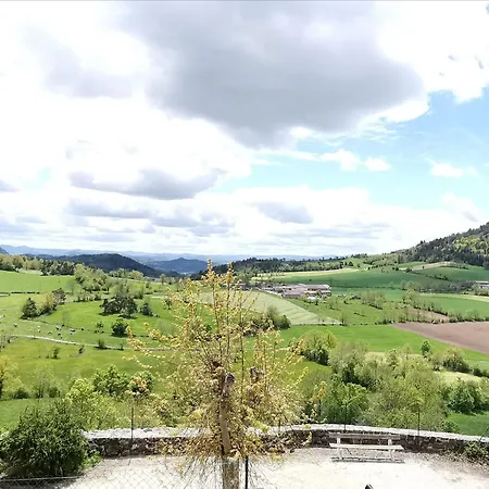 Familial Avec Cour, Ping-pong, Proche Lyon Et Clermont-ferrand - Fr-1-582-330 * Mezeres