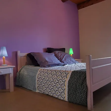 Familial Avec Cour, Ping-pong, Proche Lyon Et Clermont-ferrand - Fr-1-582-330 Casa di campagna Mezeres
