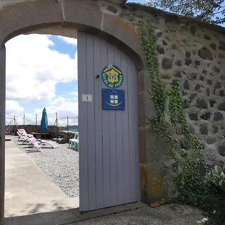 Familial Avec Cour, Ping-pong, Proche Lyon Et Clermont-ferrand - Fr-1-582-330 Vakantiehuis