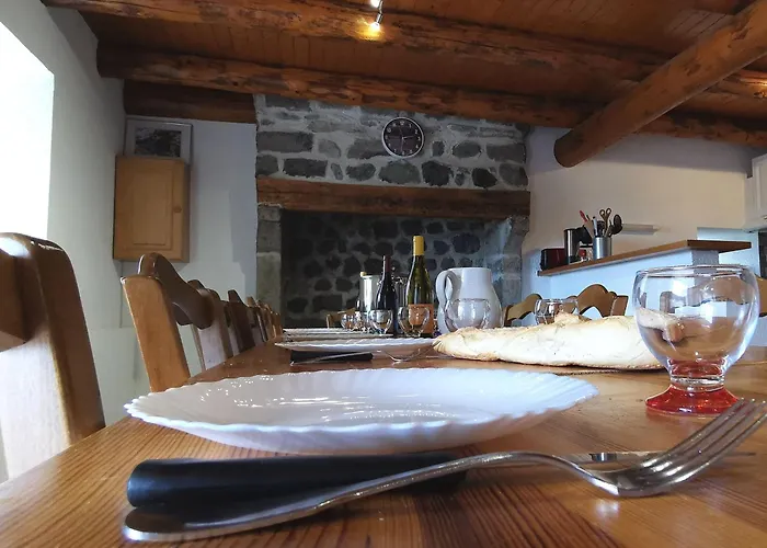 Holiday home Familial Avec Cour, Ping-pong, Proche Lyon Et Clermont-ferrand - Fr-1-582-330 Mezeres