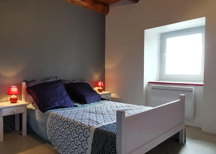 Familial Avec Cour, Ping-pong, Proche Lyon Et Clermont-ferrand - Fr-1-582-330 Holiday home *